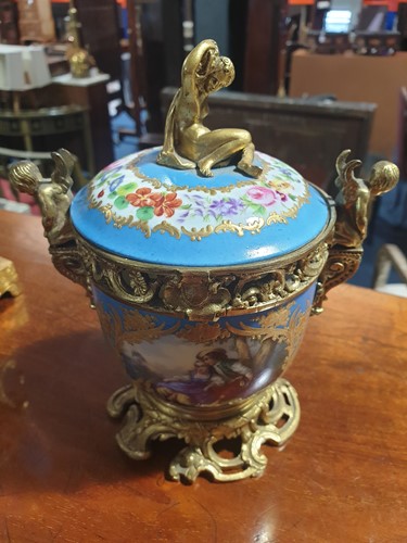 Lot 531 - A 19th century ormolu-mounted Sevres bleu...