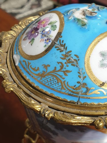 Lot 531 - A 19th century ormolu-mounted Sevres bleu...