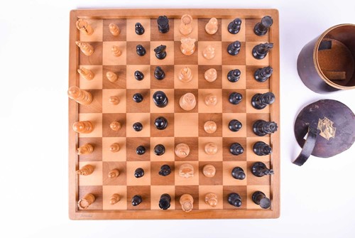 Lot 490 - A 19th century turned boxwood and ebony chess...