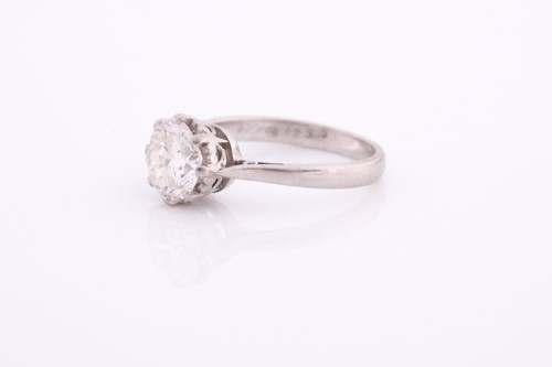 Lot 221 - A round brilliant-cut solitiare diamond ring,...