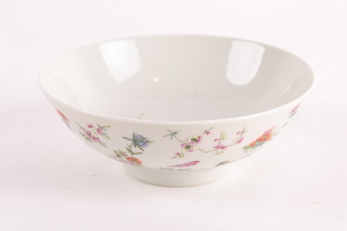 Lot 248 - A Chinese famille rose bowl, possibly Republic...