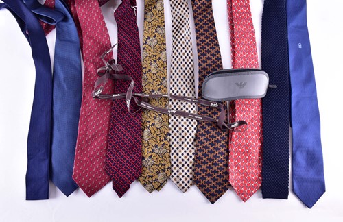 Lot 225 - A collection of vintage designer ties, to...