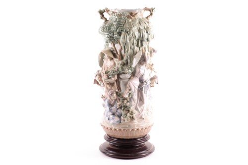 Lot 548 - A large Lladro Jarron Japanese vase, designed...