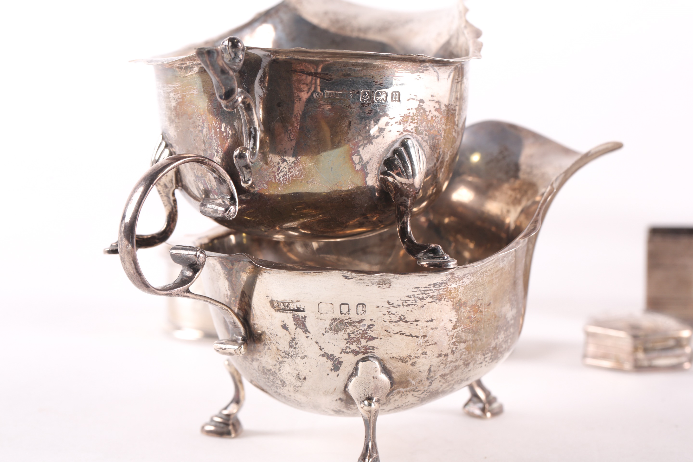Lot 345 - A collection of small silver items including
