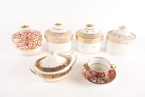 Lot 453 - Five English porcelain sucriers and covers,...