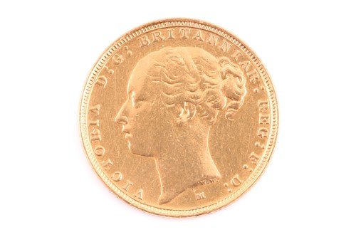 Lot 255 - A Victorian 1886 (M) young head gold sovereign.