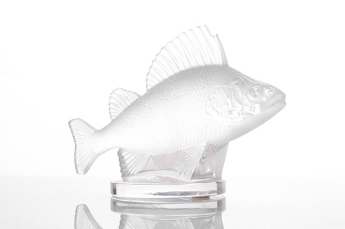 Lot 421 - A Lalique colourless frosted glass perch car...