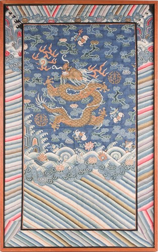 Lot 290 - A Chinese kesi embroidered dragon panel, Qing,...