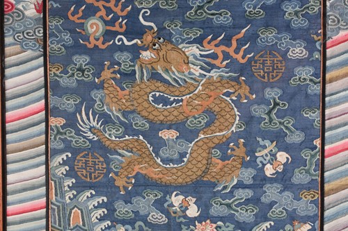 Lot 290 - A Chinese kesi embroidered dragon panel, Qing,...