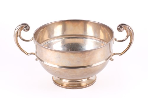 Lot 400 - A silver two handled trophy bowl; London 1926...