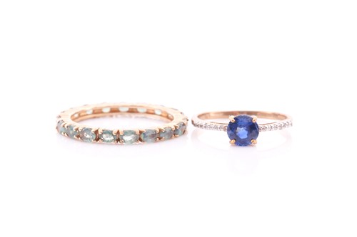 Lot 274 - A 9ct yellow gold and kyanite ring, set with a...