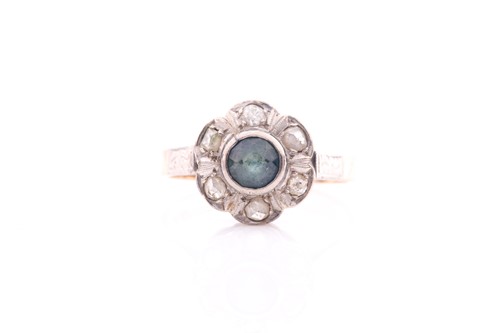 Lot 98 - An early 20th century cluster ring; the...