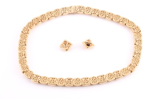 Lot 108 - Mappin and Webb. An 18ct yellow gold necklace,...