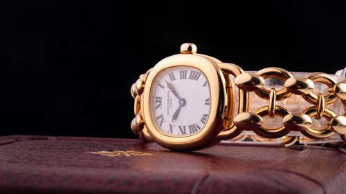 Lot 443 - A Patek Philippe Ellipse reference 4830 18ct...