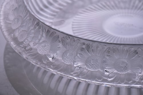 Lot 275 - A Lalique 'Marguerites' pattern large bowl,...