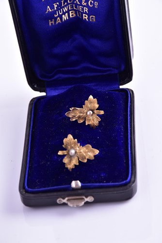Lot 248 - A late 19th century Victorian 9ct yellow gold...