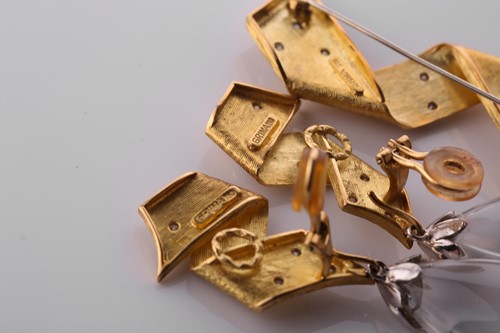 Lot 7 - Andrew Grima. An 18ct yellow gold, diamond and...