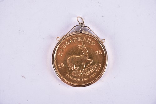 Lot 219 - South Africa, 1oz Krugerrand, 1978, in 9ct...