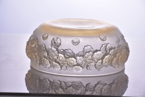 Lot 168 - A Lalique "Primaveres" pattern circular powder...