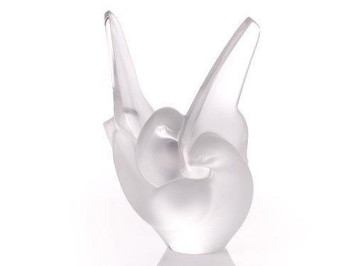 Lot 167 - A Lalique art crystal "Sylvie" entwined dove...