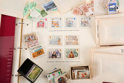 Lot 224 - GB and world stamps. A collection of assorted...