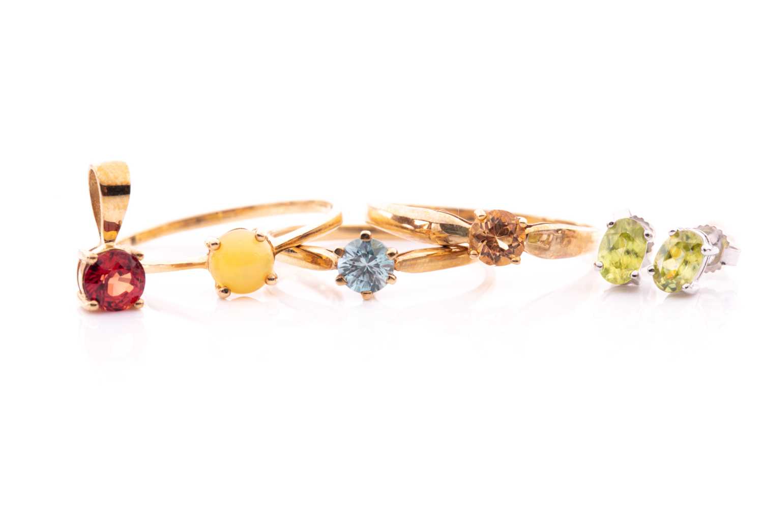 Lot 222 - A 9ct yellow gold and pale zircon ring, size T,...
