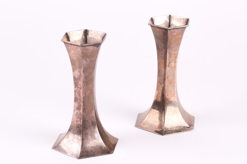 Lot 339 - A pair of George V silver hexagonal trumpet...