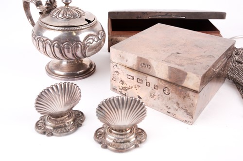 Lot 337 - A group of silver and white metal items,...