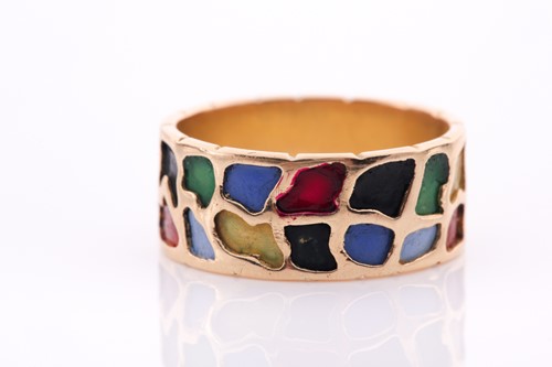 Lot 256 - An 18ct yellow gold and polychrome enamel...