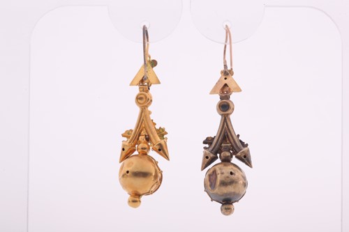 Lot 86 - A pair of Victorian yellow gold drop earrings,...