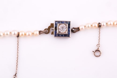 Lot 19 - A natural freshwater and saltwater pearl...