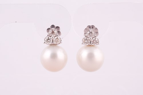 Lot 241 - A pair of South Sea pearl and diamond stud...