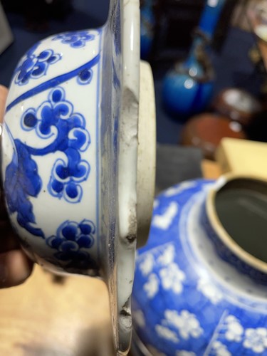 Lot 130 - A Chinese blue & white vase and cover, Qing,...