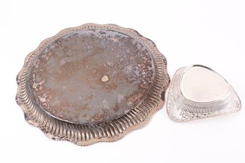 Lot 265 - An early 20th century (800) silver circular...