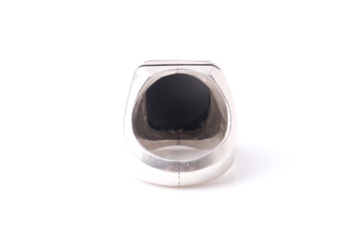 Lot 241 - An Eastern white metal and black onyx...