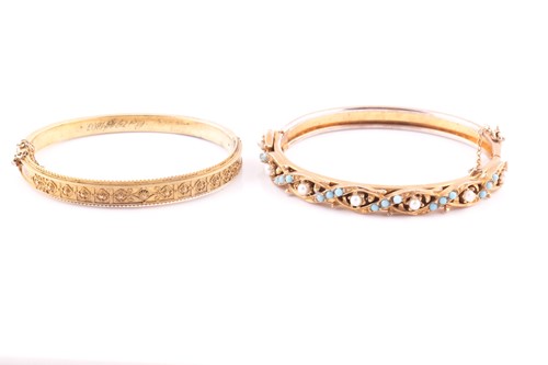 Lot 470 - A Victorian gold hollow gold bangle, the flat...