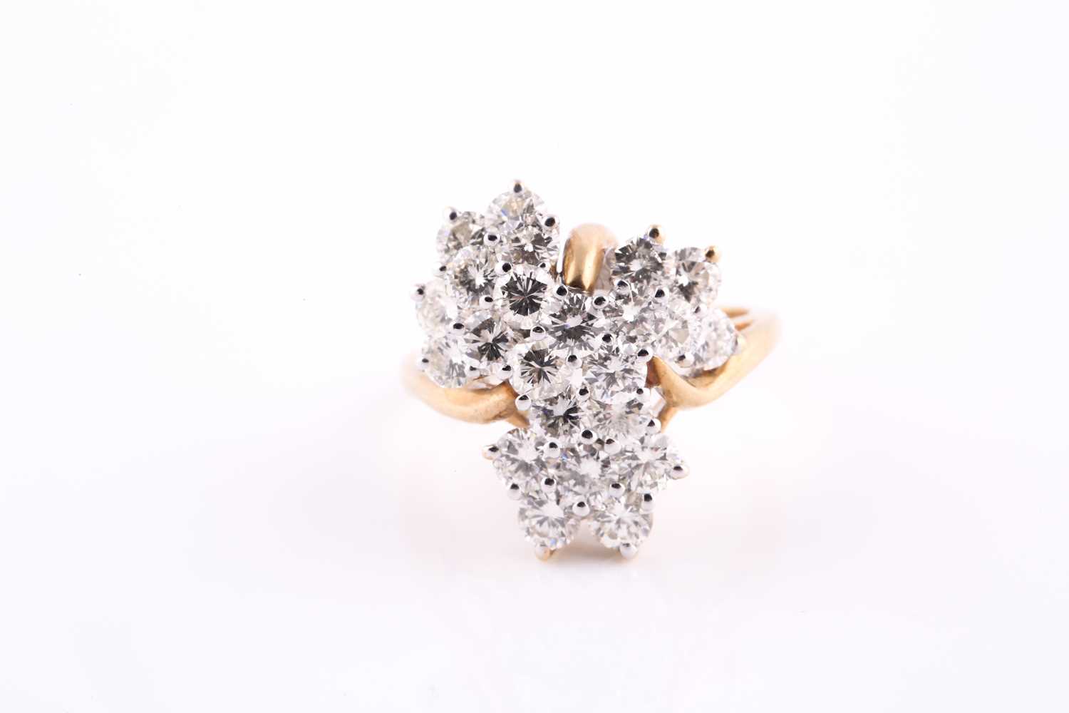 Lot 278 - A 14ct yellow gold and diamond cluster...