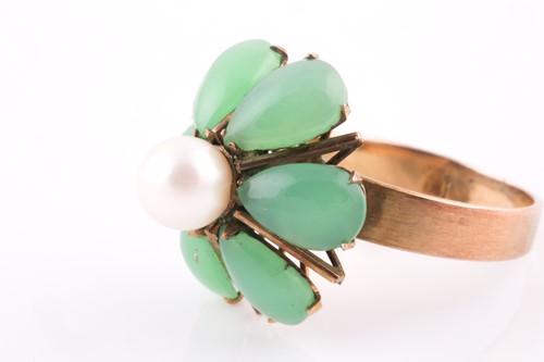 Lot 268 - A 14k yellow gold, pearl, and green hardstone...