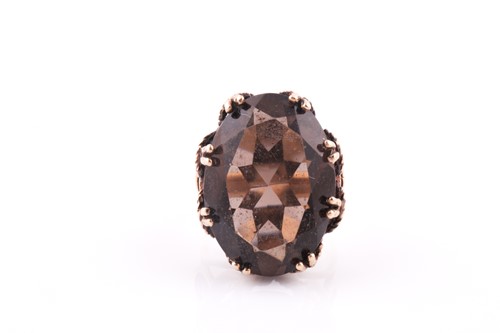 Lot 86 - A 9ct yellow gold and smoky quartz cocktail...