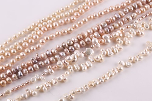 Lot 159 - A freshwater baroque pearl necklace, 124cm...