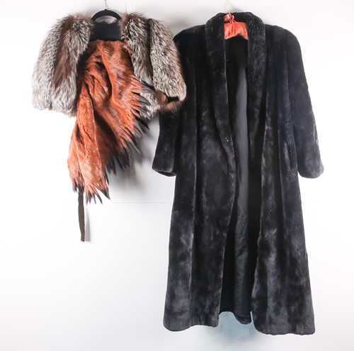 Lot 487 - A Revillon black lady's Beaver fur coat with...