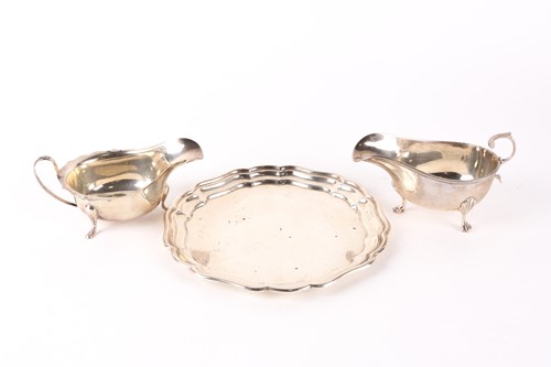 Lot 541 - An early 20th-century silver serpentine edged...