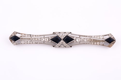 Lot 433 - An early to mid 20th century diamond and...