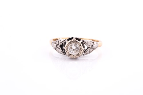 Lot 541 - An 18ct yellow gold and diamond ring, set with...