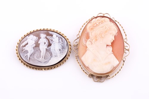 Lot 231 - A 9ct yellow gold cameo brooch, decorated with...