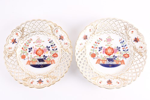 Lot 306 - A pair of Meissen porcelain cabinet plates,...