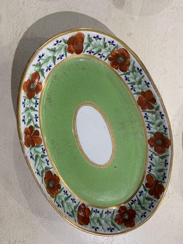 Lot 9 - An early 19th century English porcelain...