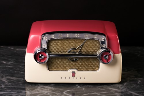 Lot 281 - A Crosley E-15 vintage 'Buick Dashboard' radio,...
