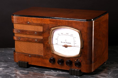 Lot 278 - A Setchell Carlson vintage valve radio, model...