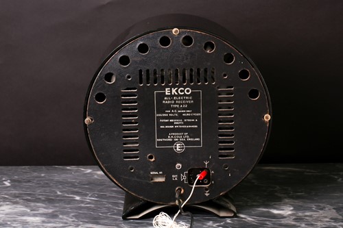 Lot 246 - An Ekco Model A22 vintage bakelite radio,...
